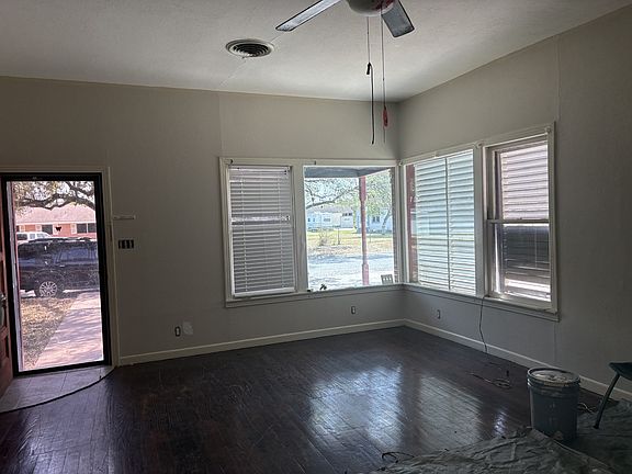 2nd image of 420 W Alice Ave