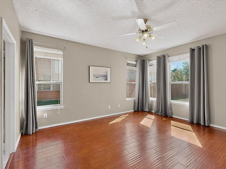 2023 Nottingham Pl — Photo 28