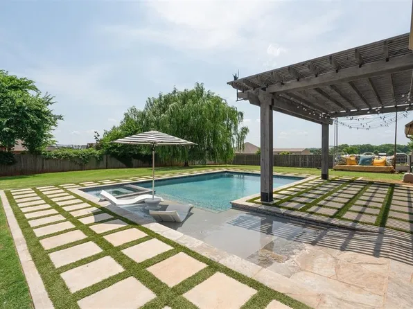 4622 Hollycrest Ln, Edmond, OK 73025
