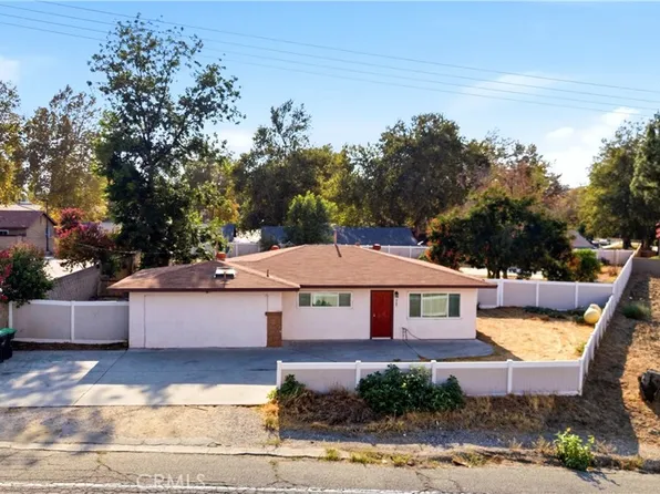 905 N Santa Fe St, Hemet, CA 92543