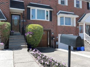 3996 Carteret Dr, Philadelphia, PA 19114