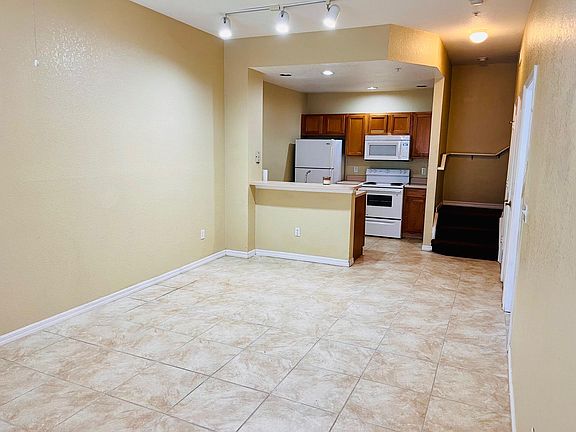 3rd image of 2208 San Vittorino Cir APT 106