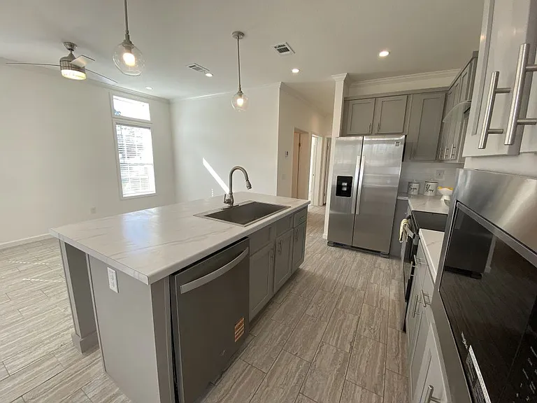 344 Heritage Blvd #402 — Photo 3