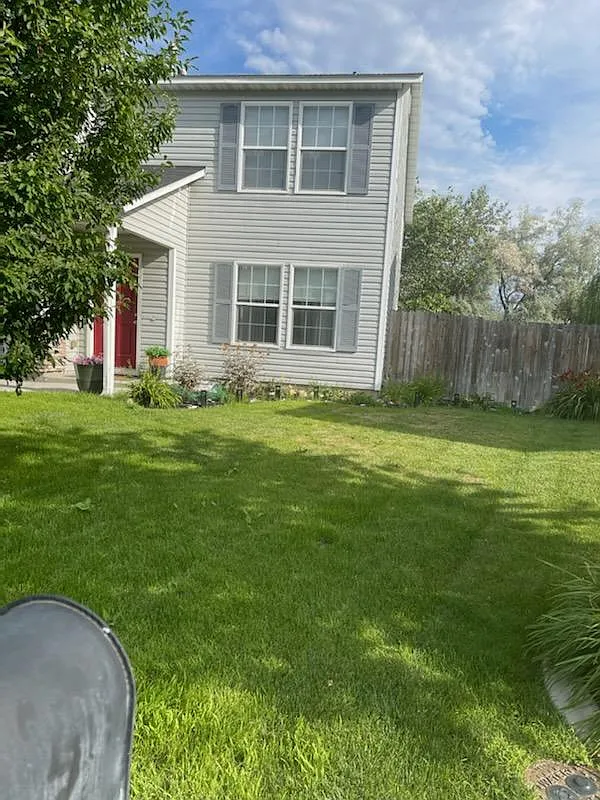 88 E Roselake Drive — Photo 1