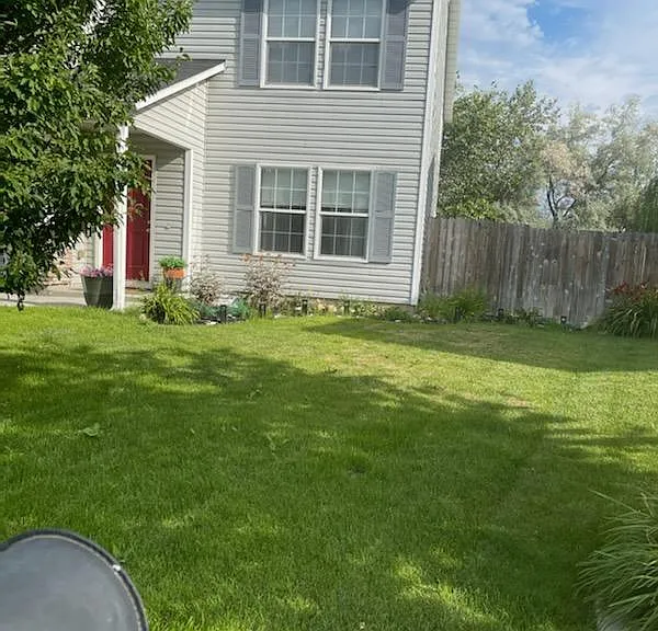 88 E Roselake Dr — Photo 1
