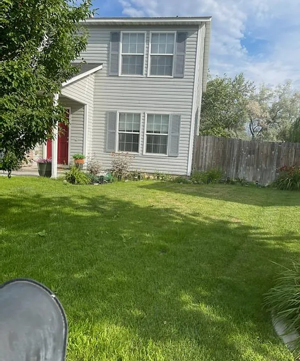 88 E Roselake Dr