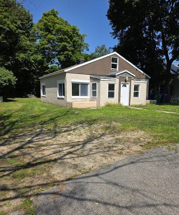 1st image of 12 Woodlawn Avenue