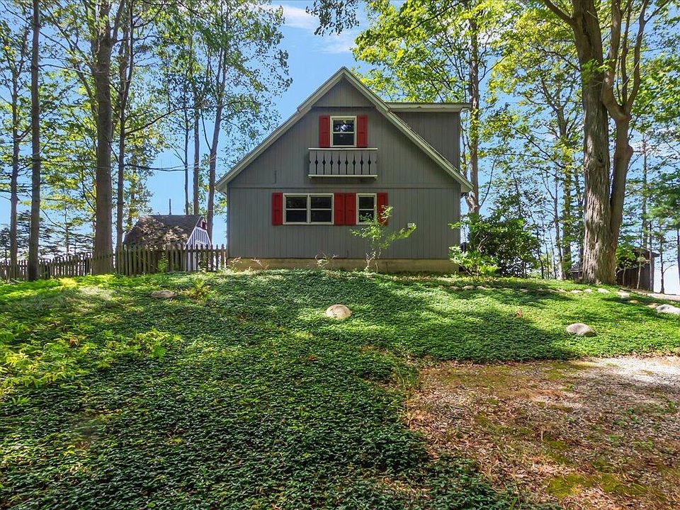 1st image of 997 Lake Ln
