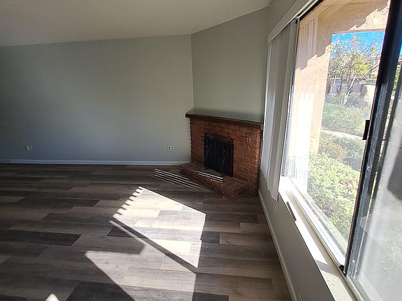 5th image of 9439 Gold Coast Dr Unit D2