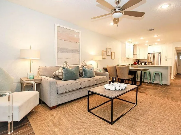 104 Cove E #107 — Photo 2