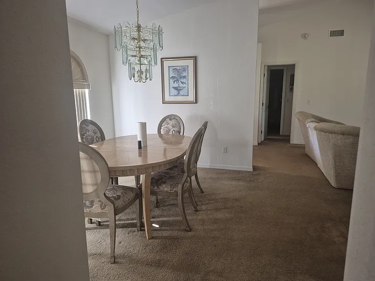 2612 Magnolia Cir — Photo 2