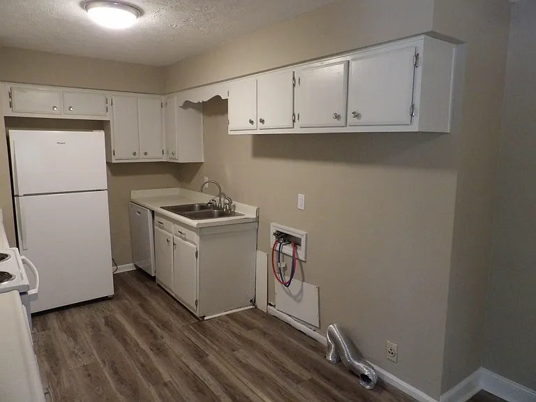 139 Lawrence St — Photo 11