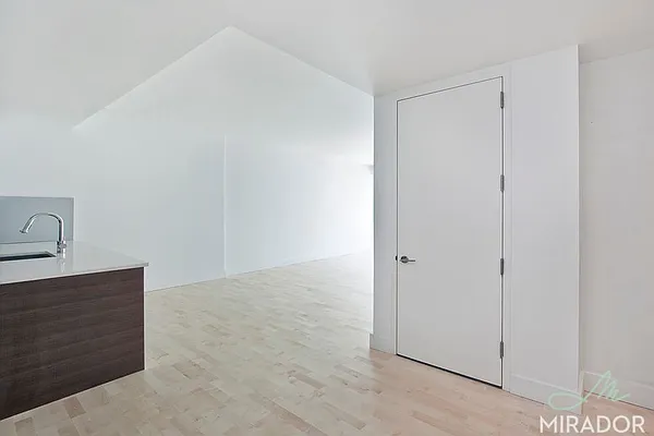 Sold by Mirador Real Estate | media 11