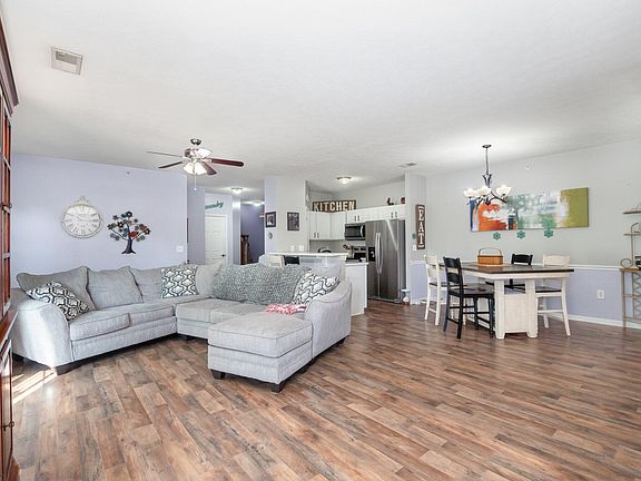 4th image of 145 Saddlebrook Ln Unit 612