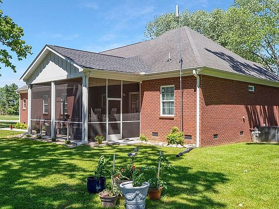 3rd image of 23 Regalwood Dr