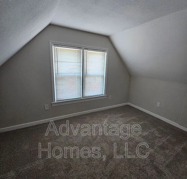 4619 Bell St — Photo 21