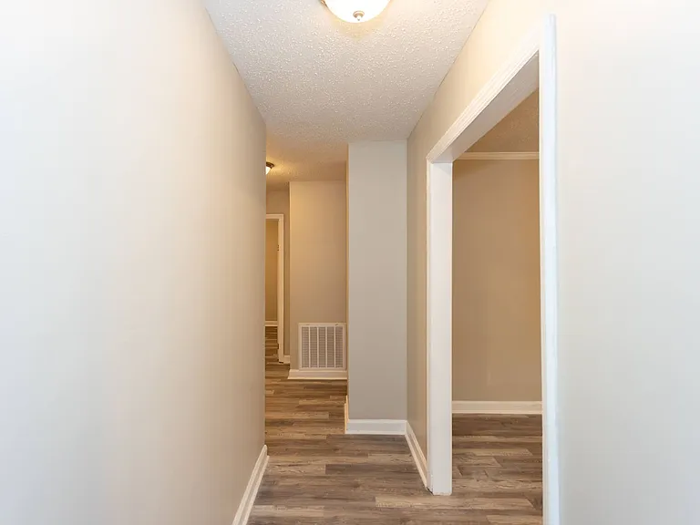 435 McCleary Ln — Photo 7