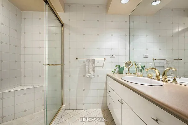 Sold by Town Residential | media 19