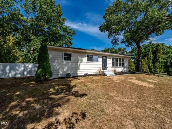 9 Vandenburg Lane, Halfmoon, NY 12065