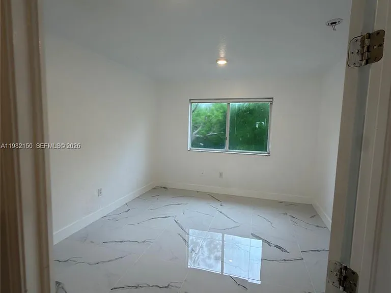 689 NW 6th St #689 — Photo 10