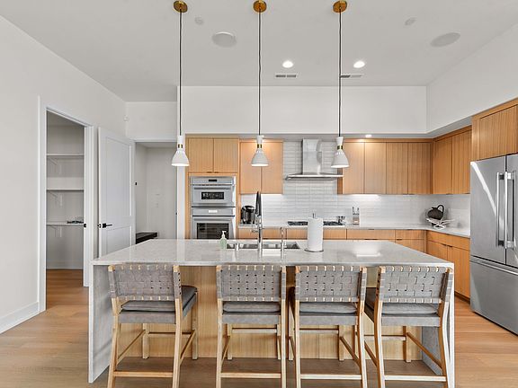 4th image of 23427 Canopy Dr NW