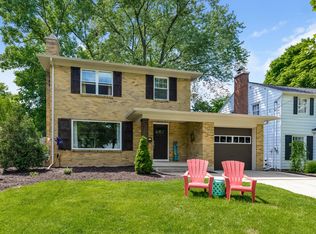 1133 Lakeside Dr SE, East Grand Rapids, MI