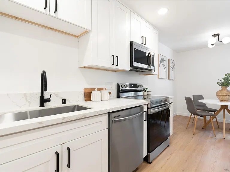 540 Oakdale Ln #C — Photo 13