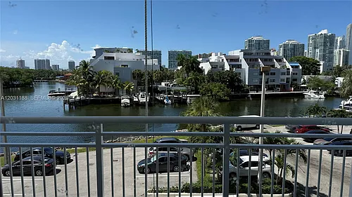 400 Kings Point Dr Photo 1 400 Kings Point Dr Photo 1