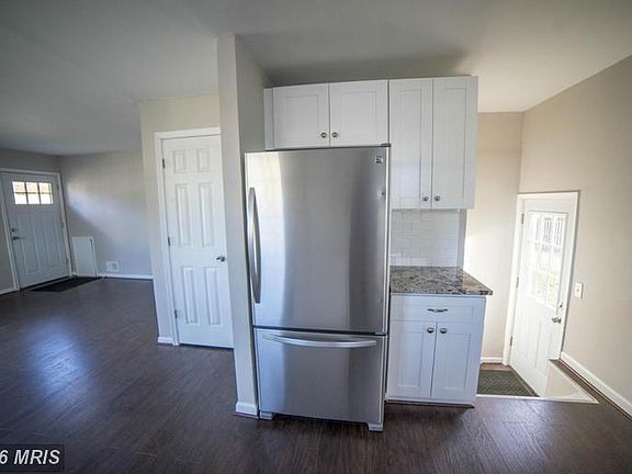 4th image of 7021 Nimitz Dr