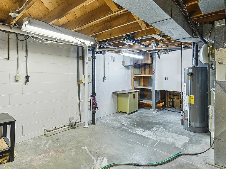 3202 Calhoun St — Photo 27