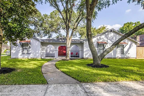 2716 Pine Cone Ln Photo 1