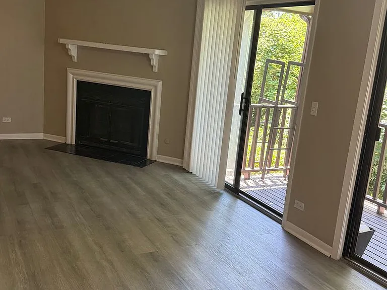 5S470 Scots Dr #D — Photo 6