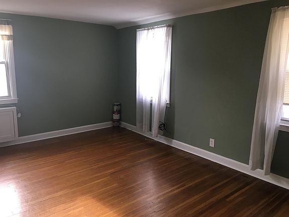 4th image of 213 Pilgrim Ln #1