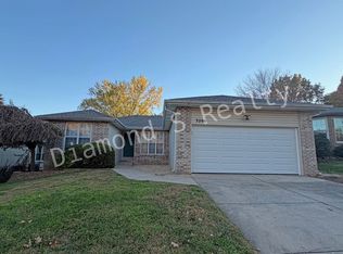 3206 E Lark St, Springfield, MO 65804