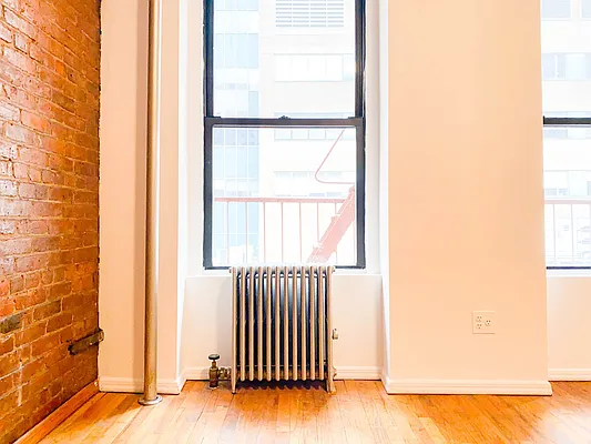 Rented by RealTegrity NY LLC | media 13