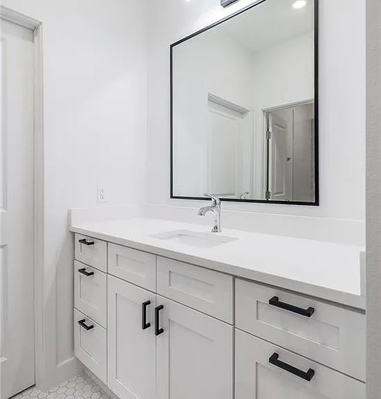 908 Poplar St #105 — Photo 9