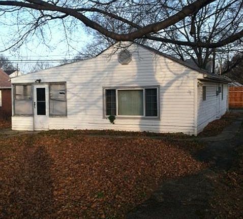 2nd image of 3824 Merrimac Ave