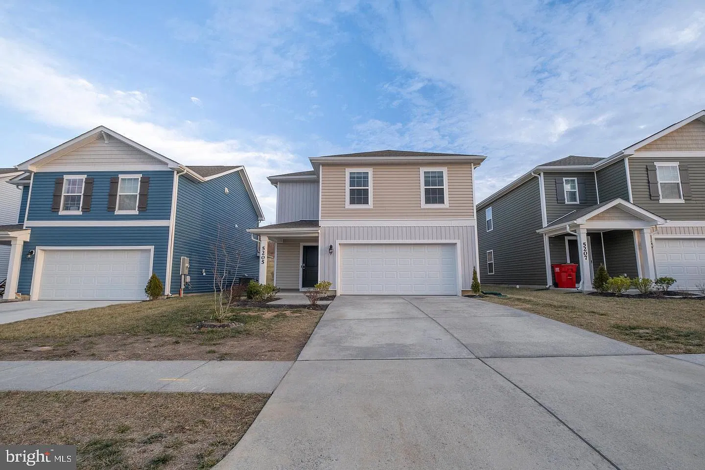 4 bed, 2.5 bath, 2000 sqft, $2,500 — Photo 2