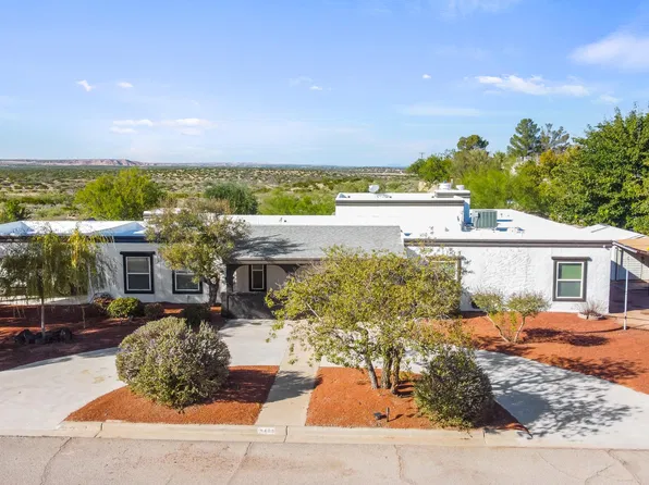 405 Feather Moon Dr, Santa Teresa, NM 88008