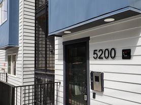 5200 22nd Ave NE, Seattle, WA