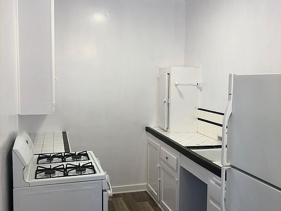 5th image of 8203 Blackburn Ave APT B