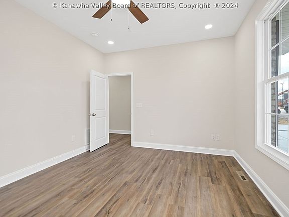 5th image of 4219 Fairway Dr