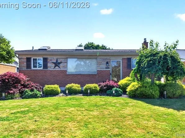 16627 McCann St, Southgate, MI 48195