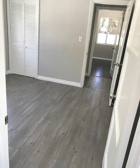 16219 Hamlin St — Photo 8