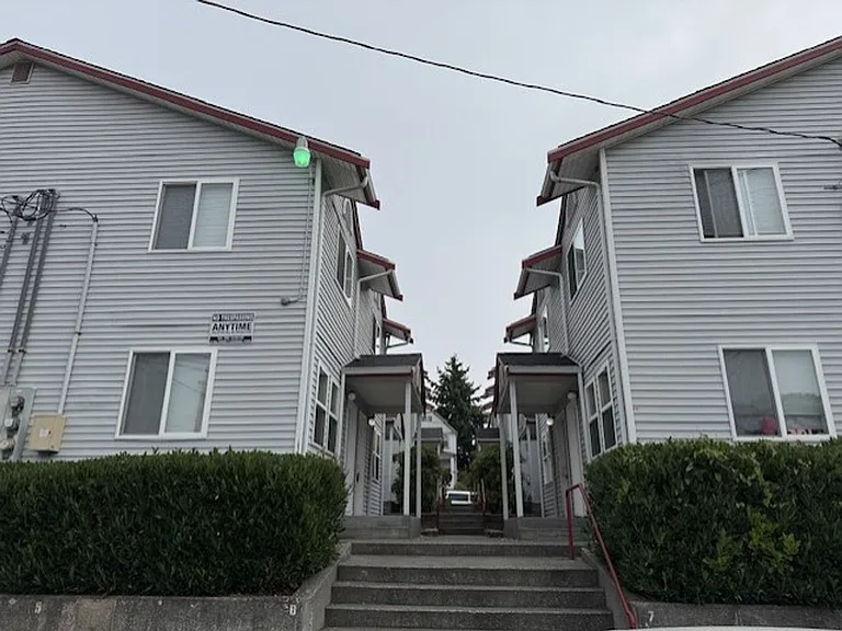 3208 Hoyt AVE Everett, WA 98021 — Photo 16