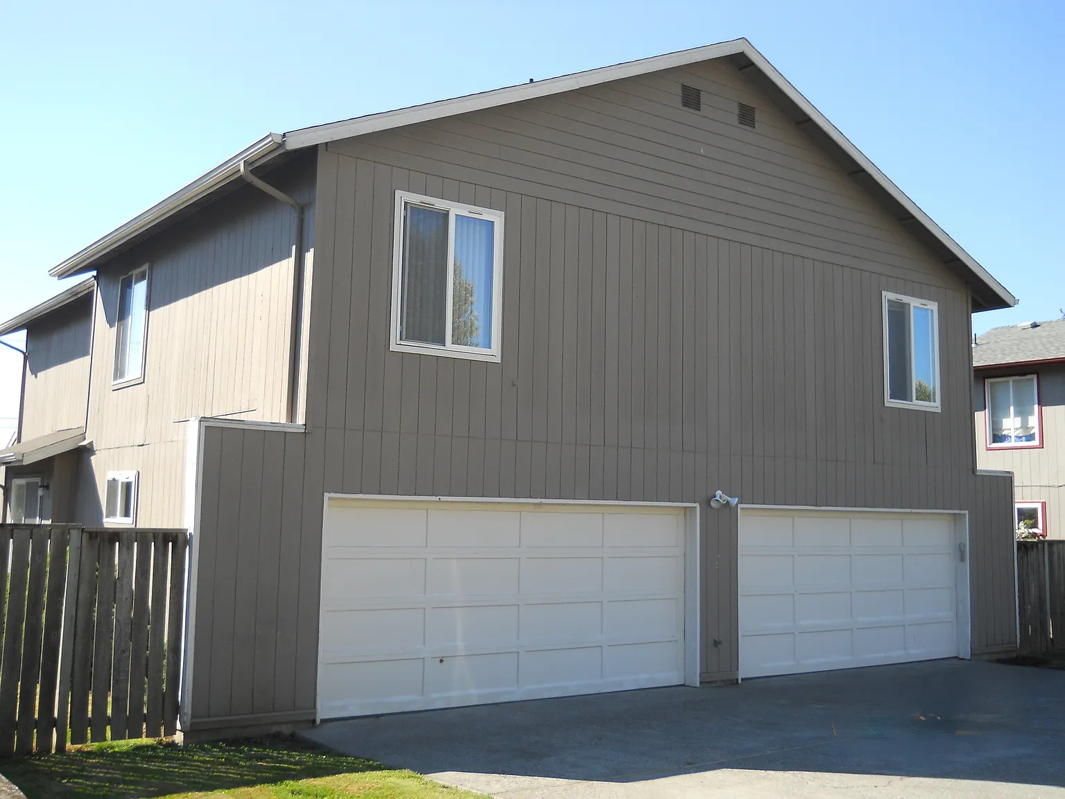 2100 Woburn Street — Photo 2