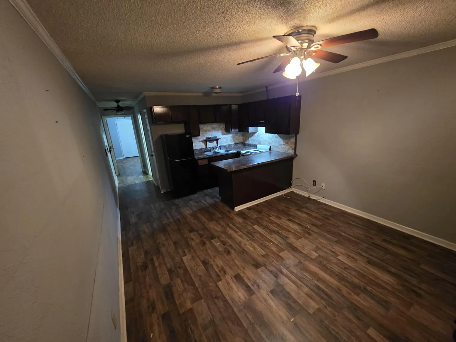 206 Flanders St — Photo 2