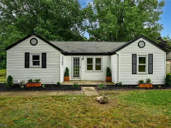 2933 S Hametown Rd, Norton, OH 44203