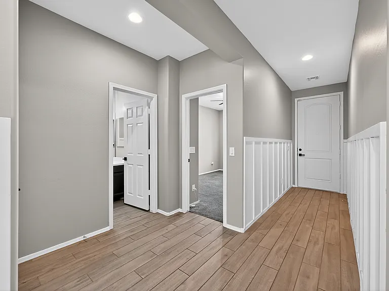 18040 W Louise Dr — Photo 11