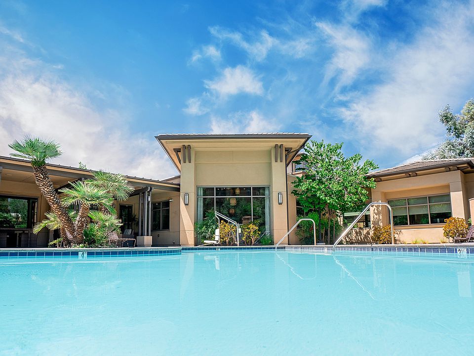 La Verne Village Luxury Apartment Homes Apartment Rentals La Verne